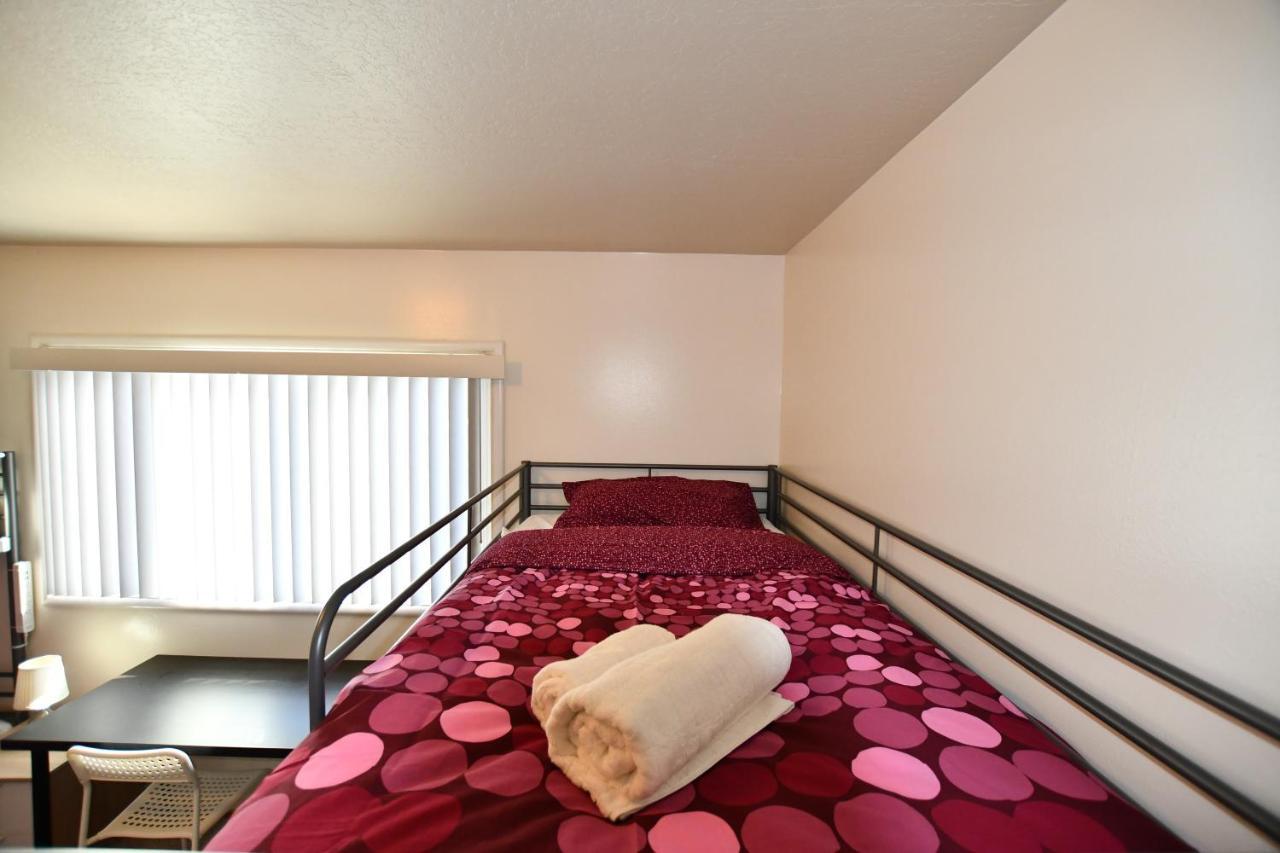 Hostel Style Shared Room เดลีซิตี ภายนอก รูปภาพ