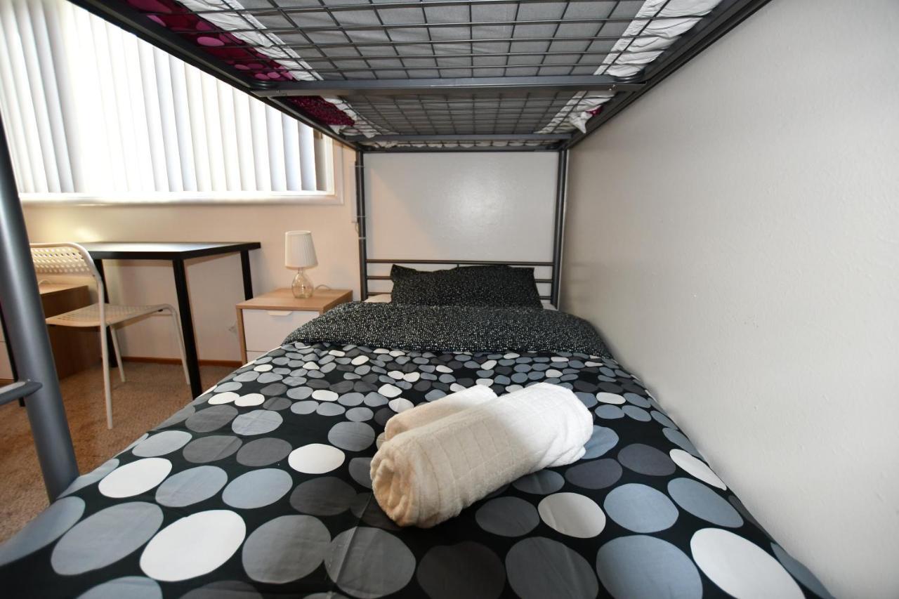 Hostel Style Shared Room เดลีซิตี ภายนอก รูปภาพ